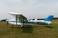 PH-VES @ EHHV - PH-VES now equiped with a Thielert Diesel engine and a 3 blade prop. - by march