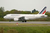 F-GRHX @ LFRB - Airbus A319-111, Lining up prior take off rwy 25L, Brest-Bretagne Airport (LFRB-BES) - by Yves-Q