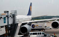 D-AIHD @ KCLT - At gate D12 CLT - by Ronald Barker