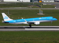 PH-EZA @ LFBO - Landing rwy 14R in new c/s - by Shunn311