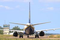 EI-DYN @ LFOT - Boeing 737-8AS, Taxiing to boarding area, Tours-Val de Loire airport (LFOT-TUF) - by Yves-Q