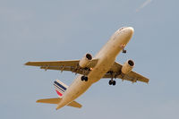 F-GKXP @ LFPG - Landing to CDG - by Photoplanes