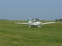 N8092E @ 40I - Piper Warrior Taxing to the active - by Christian Maurer