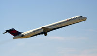 N909DE @ KATL - Takeoff Atlanta - by Ronald Barker