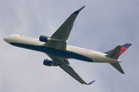 N186DN @ LFPG - Boeing 767-332, Take off Rwy 27L, Roissy Charles De Gaulle Airport (LFPG-CDG) - by Yves-Q