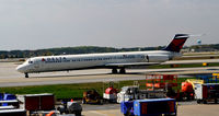 N958DL @ KATL - Taxi Atlanta - by Ronald Barker