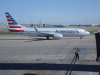 N969AN @ DFW - American Airlines New Livery 738 - by Christian Maurer