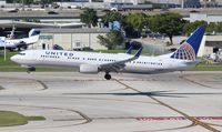 N69829 @ FLL - United - by Florida Metal