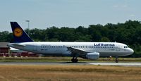 D-AIZI @ EDDF - Lufthansa, is here speeding up on RWY 18 at Frankfurt Rhein/Main Int'l(EDDF) - by A. Gendorf