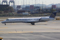 N17169 @ KEWR - Taxiing - by micka2b