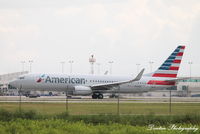 N949NN @ KRSW - American Flight 1477 (N949NN) departs Southwest Florida International Airport enroute to Chicago-O'Hare International Airport - by Donten Photography