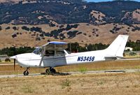 N53456 @ E16 - Reid Hillview-based 1981 Cessna 172P taxing to transient parking at South County Airport, San Martin, CA. - by Chris Leipelt