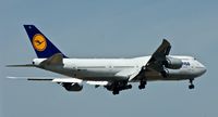D-ABYL @ EDDF - Lufthansa, is here landing at Frankfurt Rhein/Main - by A. Gendorf