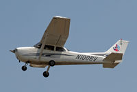 N1006V @ KPDK - Cessna 172S Skyhawk SP [172S-9805] Atlanta-Dekalb Peachtree~N 22/04/2010 - by Ray Barber