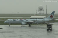 C-FLWK @ CYVR - Taxiing for take-off - by Remi Farvacque