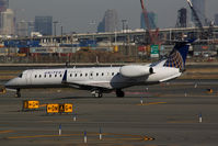 N11164 @ KEWR - Taxiing - by micka2b