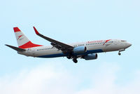 OE-LNJ @ EGLL - Boeing 737-8Z9 [28177] (Austrian Airlines) Home~G 14/05/2010. On approach 27L. - by Ray Barber