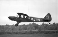 R-175 - Pipers with 298 badge are extremely rare, this 54-2465 making touch and go's at Ermelo LAS - by Gerrit van de Veen