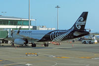 ZK-OXC @ NZWN - At Wellington - by Micha Lueck