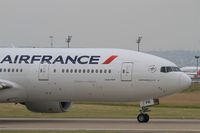 F-GSPK @ LFPO - Boeing 777-228 (ER), Ready to take off rwy 08, Paris-Orly airport (LFPO-ORY) - by Yves-Q