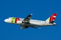 CS-TTE @ EDDL - TAP Air Portugal, is here climbing out at Düsseldorf Int'l(EDDL) - by A. Gendorf