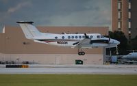 N1003V @ FLL - Super King Air 350i - by Florida Metal