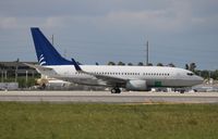 N15751 @ MIA - United - picked up from Copa Airlines - by Florida Metal