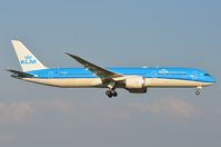 PH-BHC @ EHAM - KLM B789 arriving in AMS - by FerryPNL