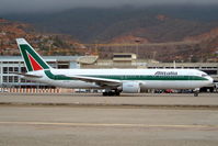 EI-CRF @ SVMI - Boeing  767-3B1ER [25170] (Alitalia) Caracas-Simon Bolivar International~YV 30/03/2003 - by Ray Barber