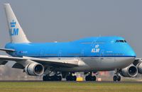 PH-BFK @ EHAM - KLM B744 landing, impressive! - by FerryPNL