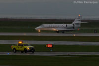 C-FDHD @ CYVR - Landing on south runway. - by Remi Farvacque
