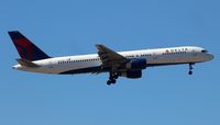 N674DL @ KBOS - Delta Airlines (DAL/DL) - by CityAirportFan