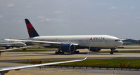 N707DN @ KATL - Taxi Atlanta - by Ronald Barker