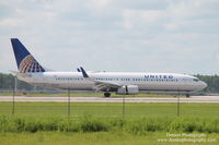 N36447 @ KRSW - United Flight 503 (N36447) arrives at Southwest Florida International Airport following flight from Newark-Liberty International Airport