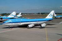 PH-BFN @ EHAM - Boeing 747-406 [26372] (KLM Royal Dutch Airlines) Amsterdam-Schiphol~PH 13/09/2003 - by Ray Barber