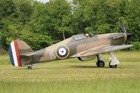 F-AZXR @ LFFQ - Hawker Hurricane Mk.IIa, Taxiing, La Ferté-Alais airfield (LFFQ) Airshow 2015 - by Yves-Q