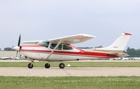 N999HP @ KOSH - Cessna 182RG