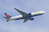N862DA @ LFPG - Boeing 777-232, Take off rwy 06R, Roissy Charles De Gaulle airport (LFPG-CDG) - by Yves-Q