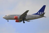 LN-RPW @ LFPG - Boeing 737-683, Short approach rwy 27R, Roissy Charles De Gaulle Airport (LFPG-CDG) - by Yves-Q
