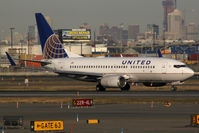 N39726 @ KEWR - Taxiing - by micka2b