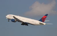 N866DA @ KLAX - Boeing 777-200 - by Mark Pasqualino