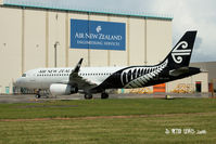 ZK-OXM @ NZAA - Air New Zealand Ltd., Auckland - by Peter Lewis