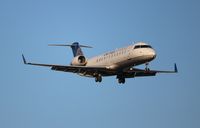 N959SW @ LAX - United Express - by Florida Metal