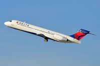 N945AT @ KLAX - Delta B717 taking-off. - by FerryPNL