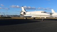 N988S @ ORL - Falcon 2000