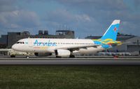 P4-AAD @ MIA - Aruba Airlines