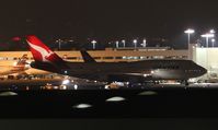 VH-OEE @ LAX - Qantas