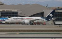 XA-AMX @ LAX - Aeromexico