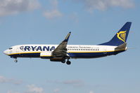 EI-EKN @ LMML - B737-800 EI-EKN Ryanair - by Raymond Zammit