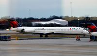 N904DE @ KATL - taxi Atlanta - by Ronald Barker